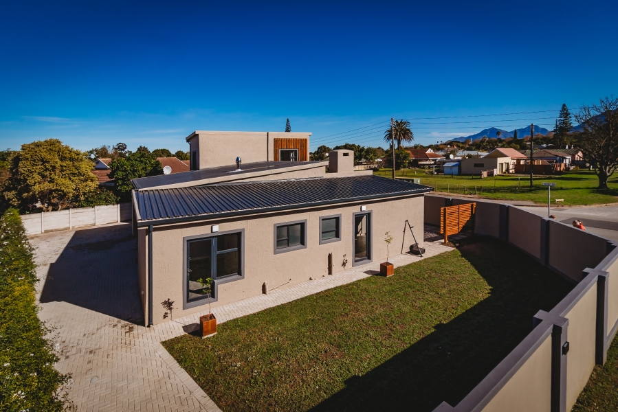 3 Bedroom Property for Sale in Blanco Western Cape